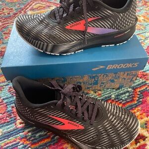 Brooks Hyperion Size 7.5 women’s